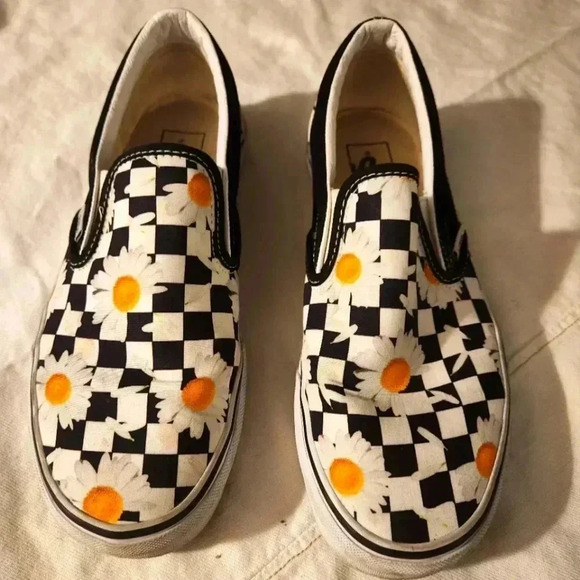 VANS LOVE ME LOVE ME NOT daisy slip on sneakers  mens 7 women's 8.5 - Picture 1 of 8